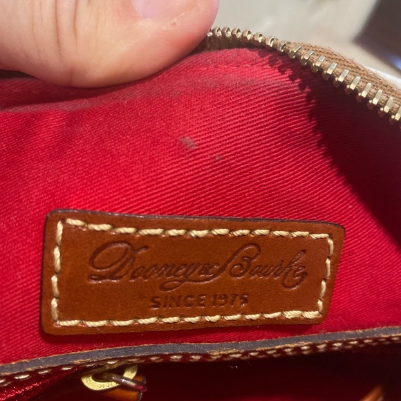 Dooney & Bourke white shoulder purse - Picture 5 of 9